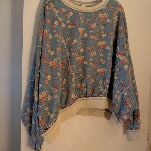 LovLov - Boutique Washed Vintage Floral Pullover, Size L, NWT - Picture 2 of 5
